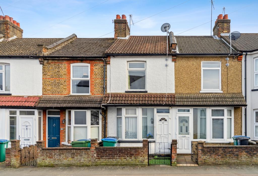 Bradshaw Road, Watford, Hertfordshire 2 bed terraced house for sale £