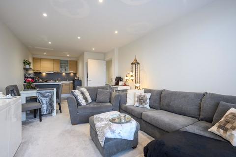 1 bedroom flat for sale, The Heart, Walton-on-Thames