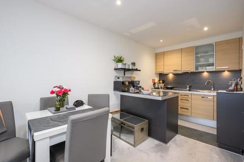 1 bedroom flat for sale, The Heart, Walton-on-Thames