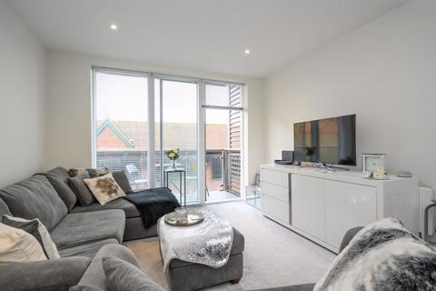 1 bedroom flat for sale, The Heart, Walton-on-Thames