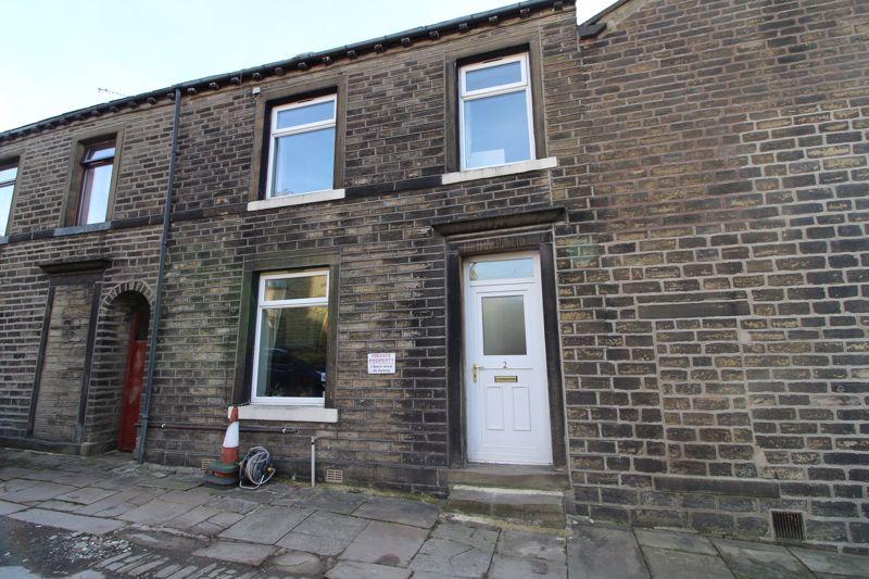 Beech Street, Holywell Green... 2 bed terraced house £595 pcm (£137 pw)