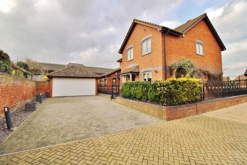 Selah Drive, Swanley 6 bed detached house £930,000