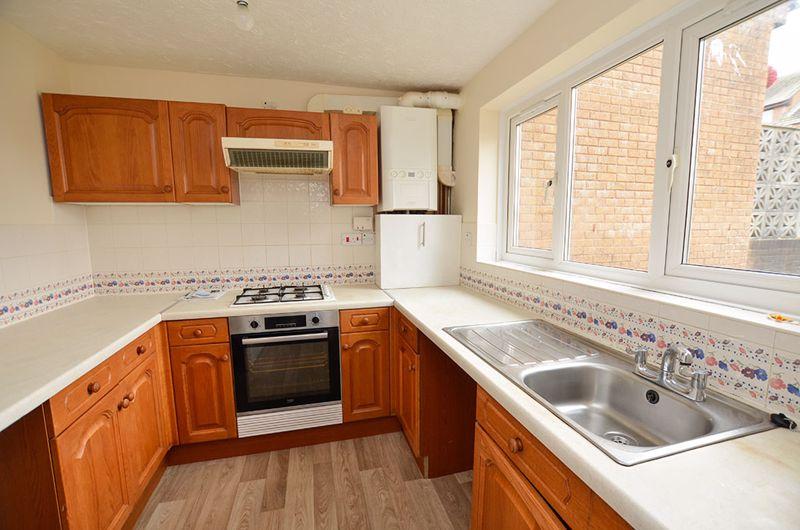 LOUVILLE CLOSE GOODRINGTON PAIGNTON 3 bed end of terrace house £259,950