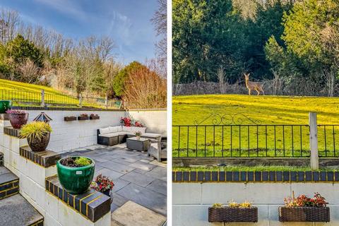 143 Valley Road, Kenley, CR8 5BZ