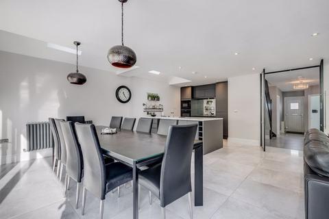 143 Valley Road, Kenley, CR8 5BZ