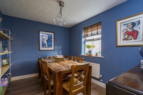17 Allington Circle, Kingsmead, Milton Keynes, MK4 4EE