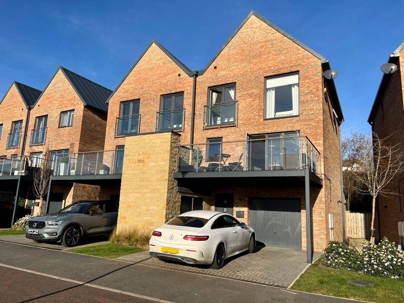 Ballast Hill Road, North Shields 4 bed townhouse £2,000 pcm (£462 pw)