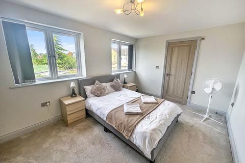 4 bedroom semi-detached house to rent, 2c Princes Close, Eton Wick, SL4