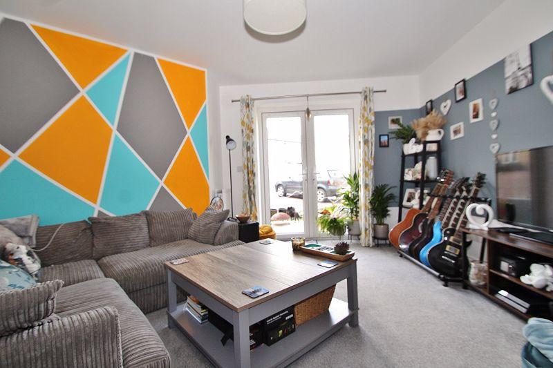 BLANKET WAY, Witney OX28 6JX 2 bed £60,000