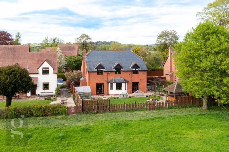 The Orchards, Hampton 4 bed detached house £650,000