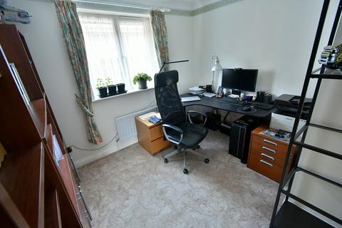 45 Chander Close, Ferndown, BH22 8DW