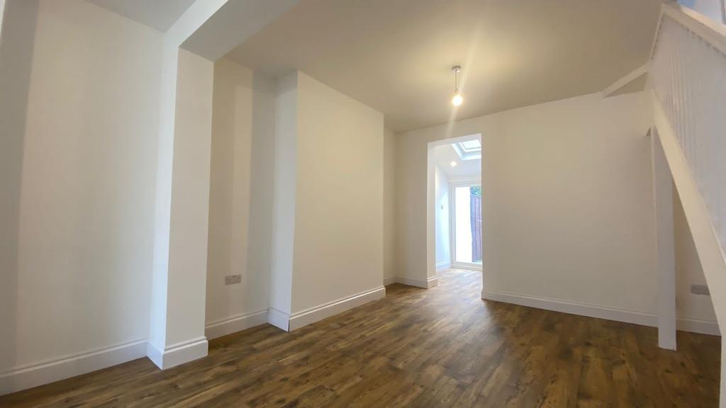 Grays Road, Taunton, TA1 2 bed terraced house £1,100 pcm (£254 pw)