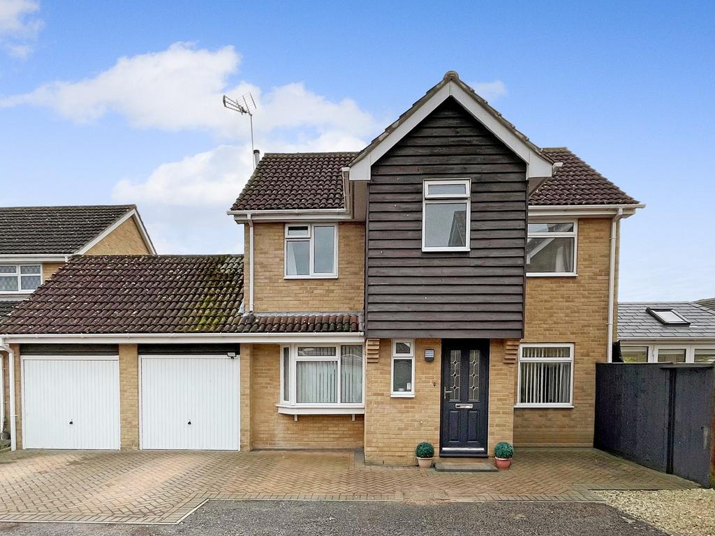 Elizabeth Drive, Wantage, OX12 4 bed detached house for sale £500,000