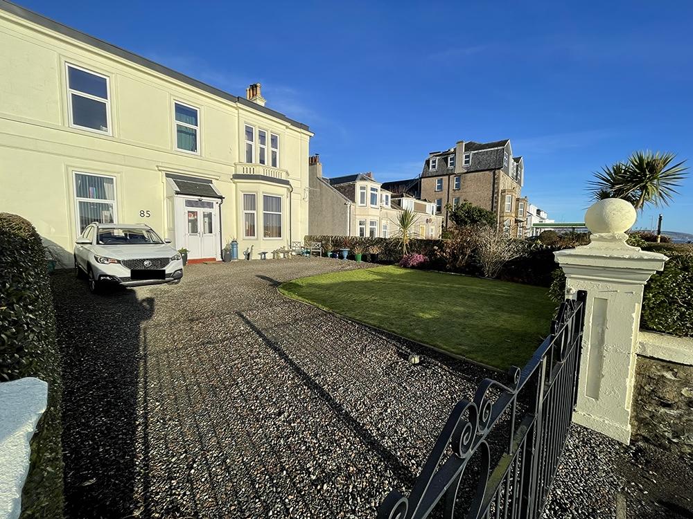Alexandra Parade, Dunoon, Argyll and Bute, PA23 3 bed flat for sale £