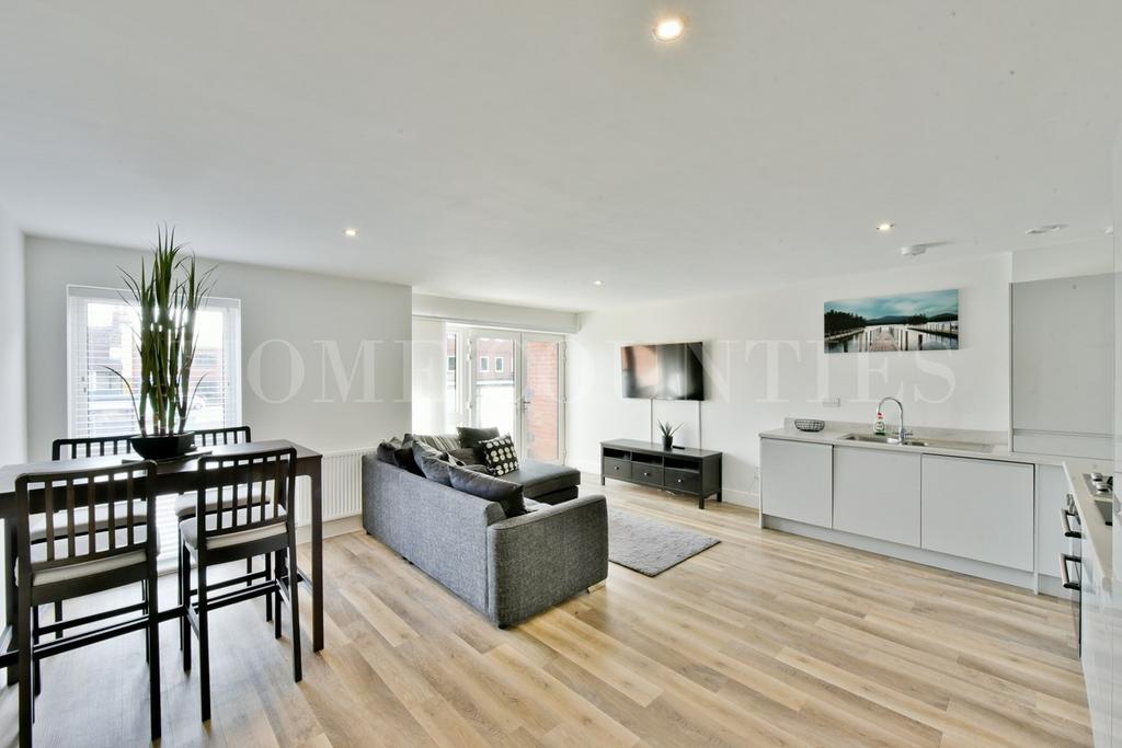 High Street, Potters Bar, Herts, EN6 1 bed apartment £300,000