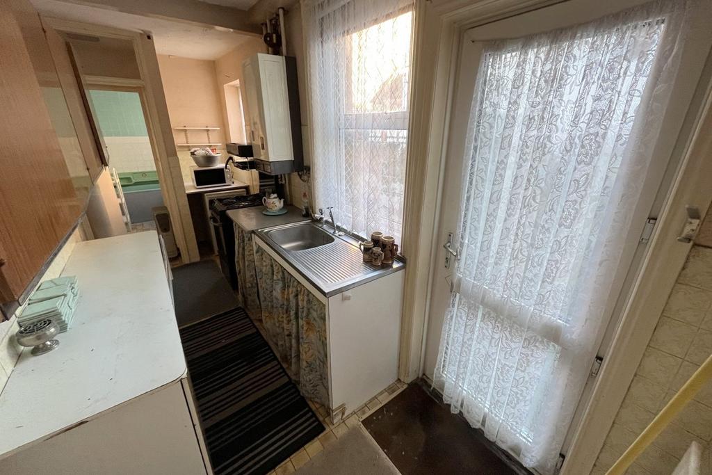 Emerson Road, Poole, Poole, BH15 3 bed semidetached house £250,000