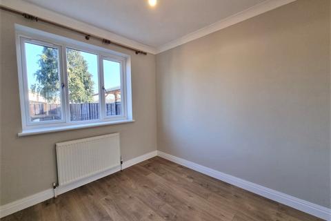 3 bedroom terraced house to rent, Bursland Road, Enfield