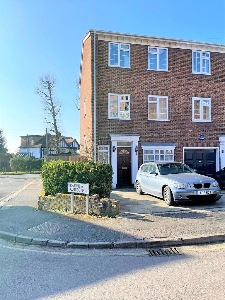 Oakview Gardens, Finchley 4 bed semidetached house £3,700 pcm (£854 pw)