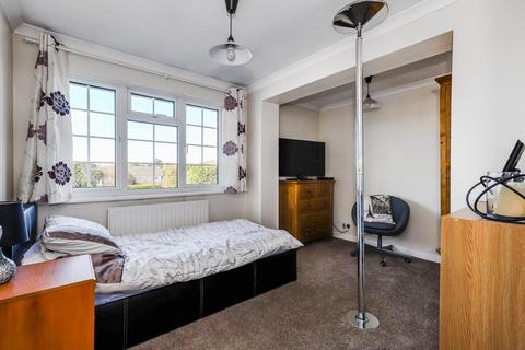 27 Fairfield, Buntingford, SG9 9NU