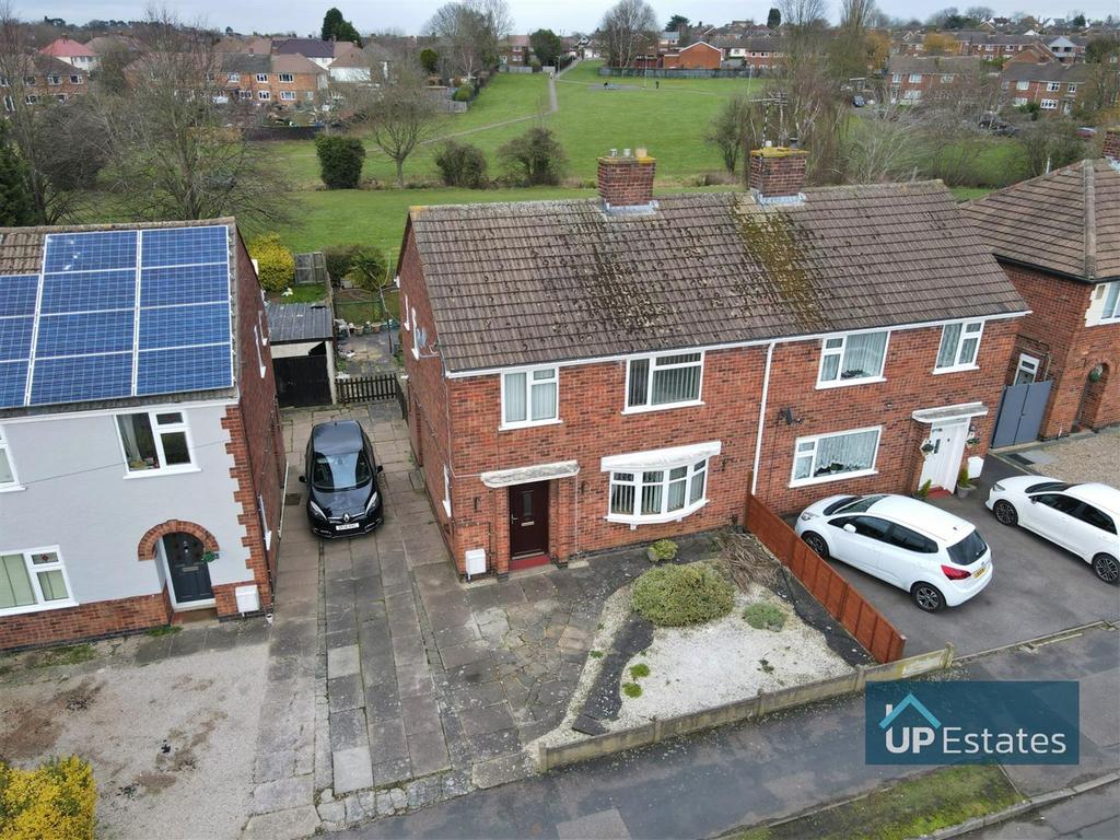 Holt Road, Burbage 3 bed semidetached house £235,000