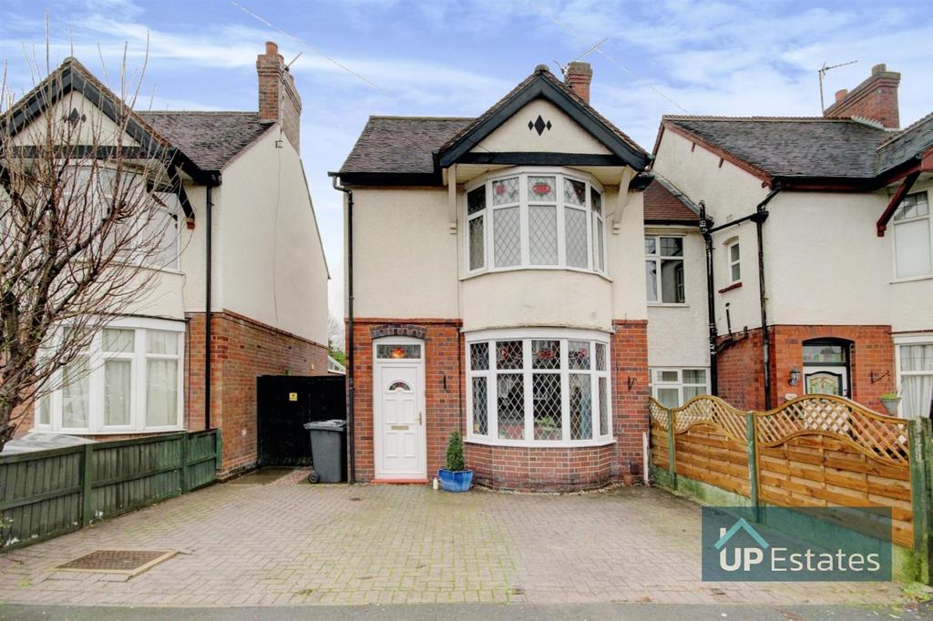 Strathmore Road, Hinckley 3 bed link detached house for sale £240,000