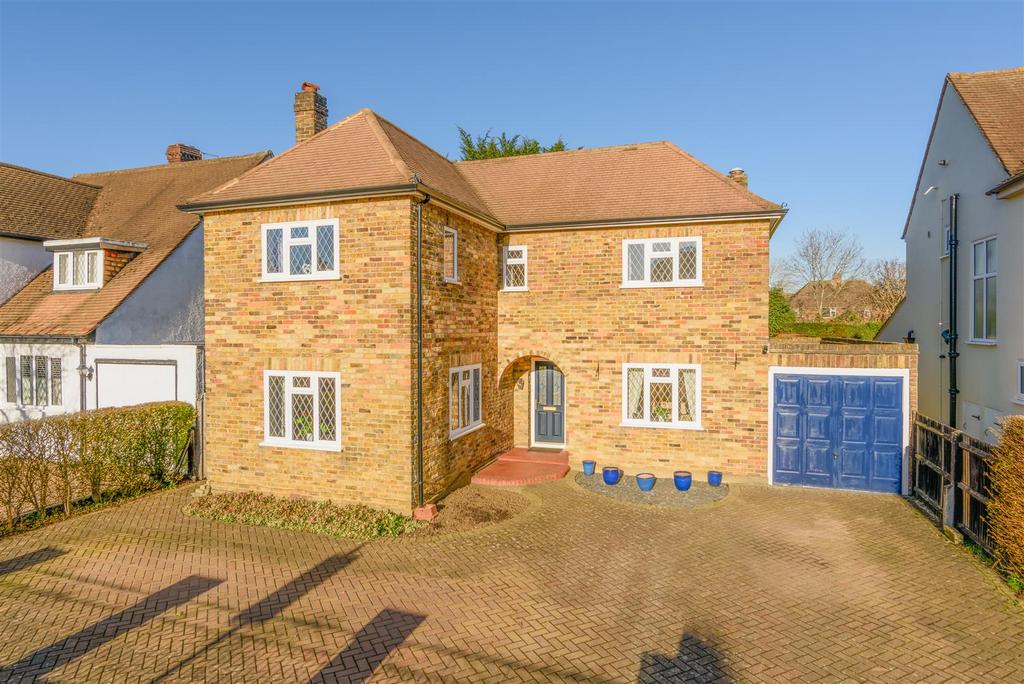 Walton Park, WaltonOnThames 4 bed detached house £995,000