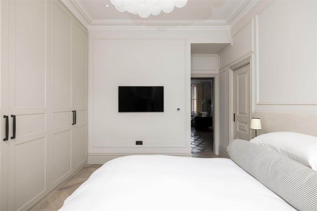 Maskells - Flat 8, 25 Egerton Gardens - 7 Hi.jpg