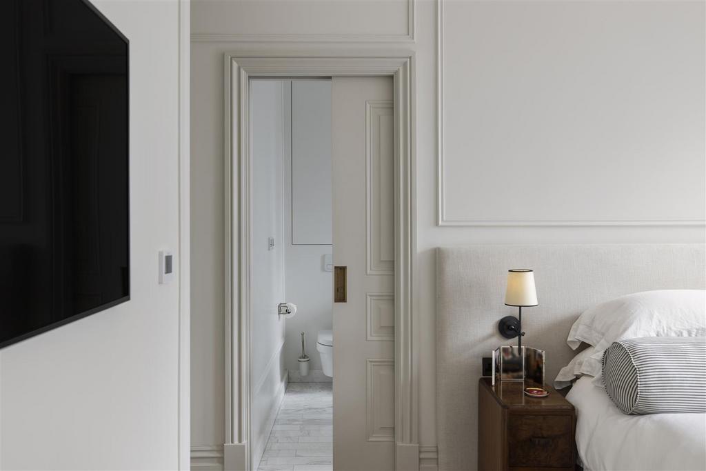 Maskells - Flat 8, 25 Egerton Gardens - 9 Hi.jpg