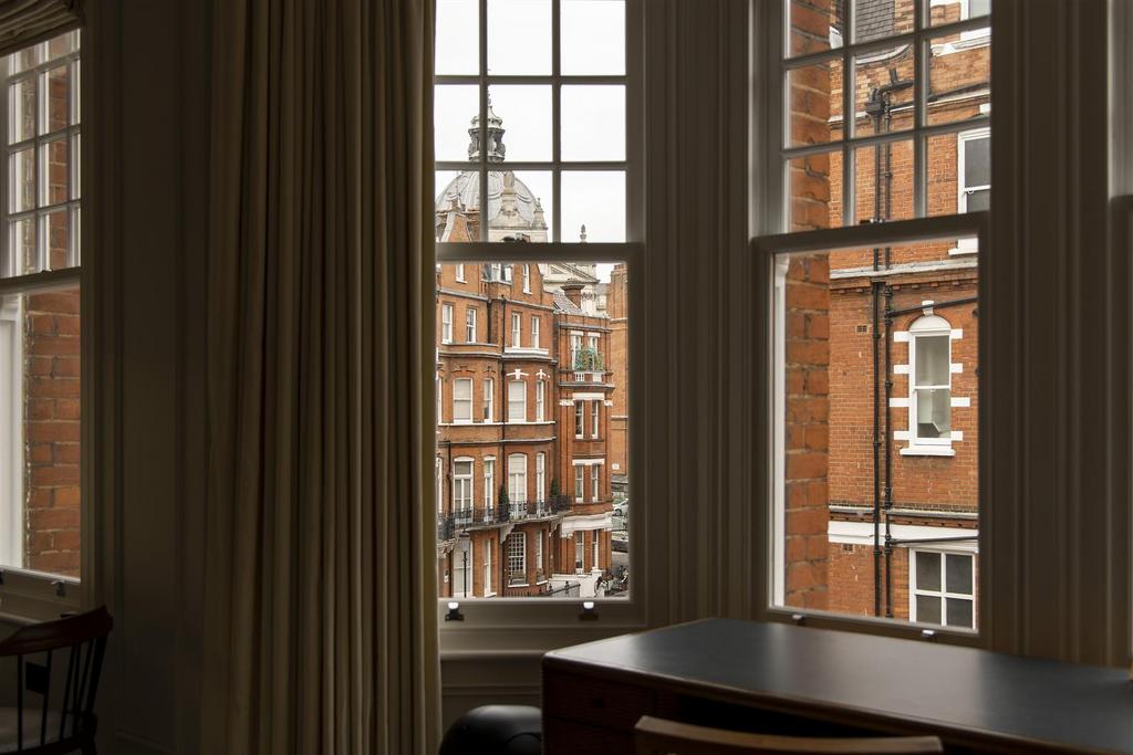 Maskells - Flat 8, 25 Egerton Gardens - 18 Hi.jpg