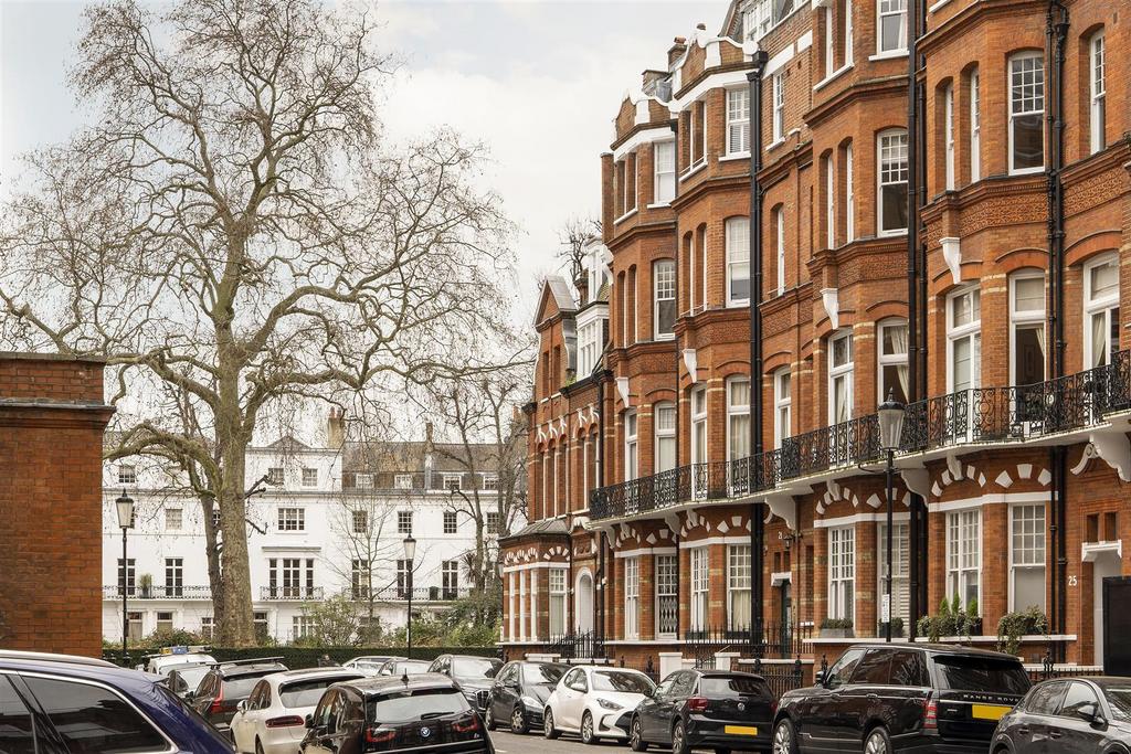 Maskells - Flat 8, 25 Egerton Gardens - 24 Hi.jpg