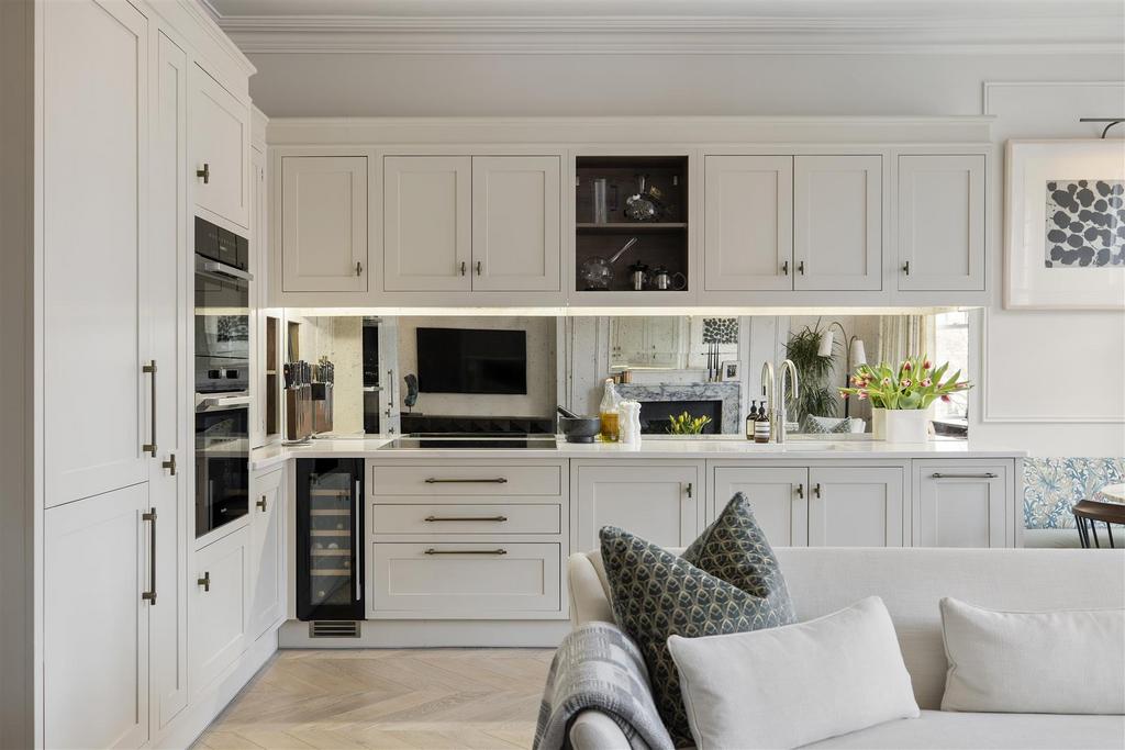 Maskells - Flat 8, 25 Egerton Gardens - 16 Hi.jpg