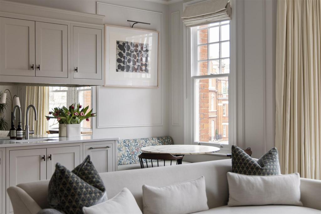 Maskells - Flat 8, 25 Egerton Gardens - 20 Hi.jpg