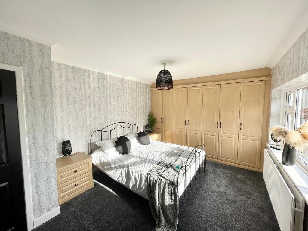 BEDROOM 1 (Rear)