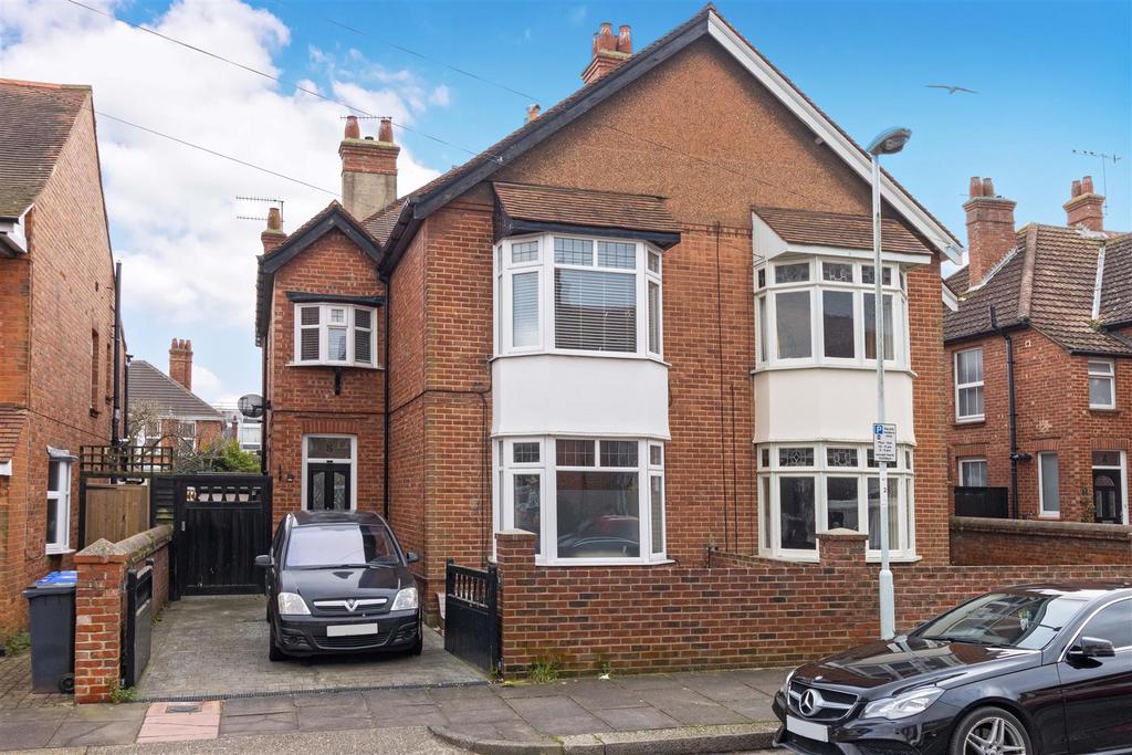 Westbourne Avenue, Worthing 3 bed semidetached house for sale £525,000