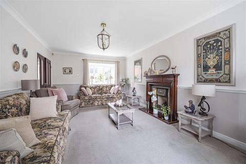 1 Sycamore Close, Ashton-under-lyne, OL6 6QB