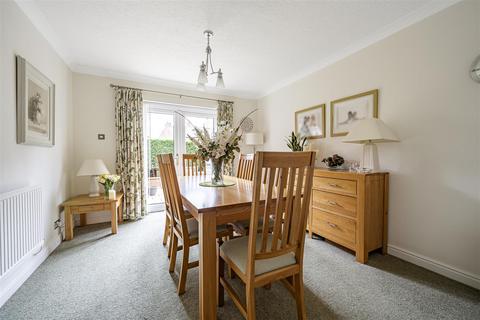 1 Sycamore Close, Ashton-under-lyne, OL6 6QB