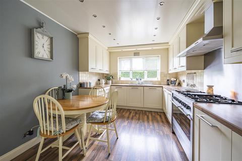 1 Sycamore Close, Ashton-under-lyne, OL6 6QB