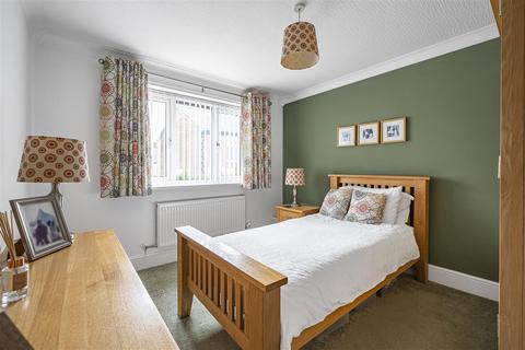 1 Sycamore Close, Ashton-under-lyne, OL6 6QB