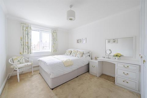 1 Sycamore Close, Ashton-under-lyne, OL6 6QB