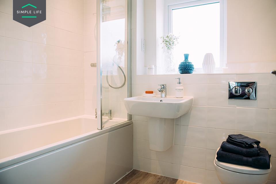 Avon bathroom 2.jpg