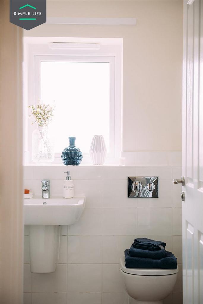 Avon bathroom 3.jpg