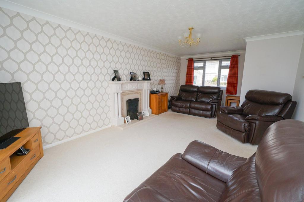Highfield Road, Leighton Buzzard 4 bed end of terrace house for sale