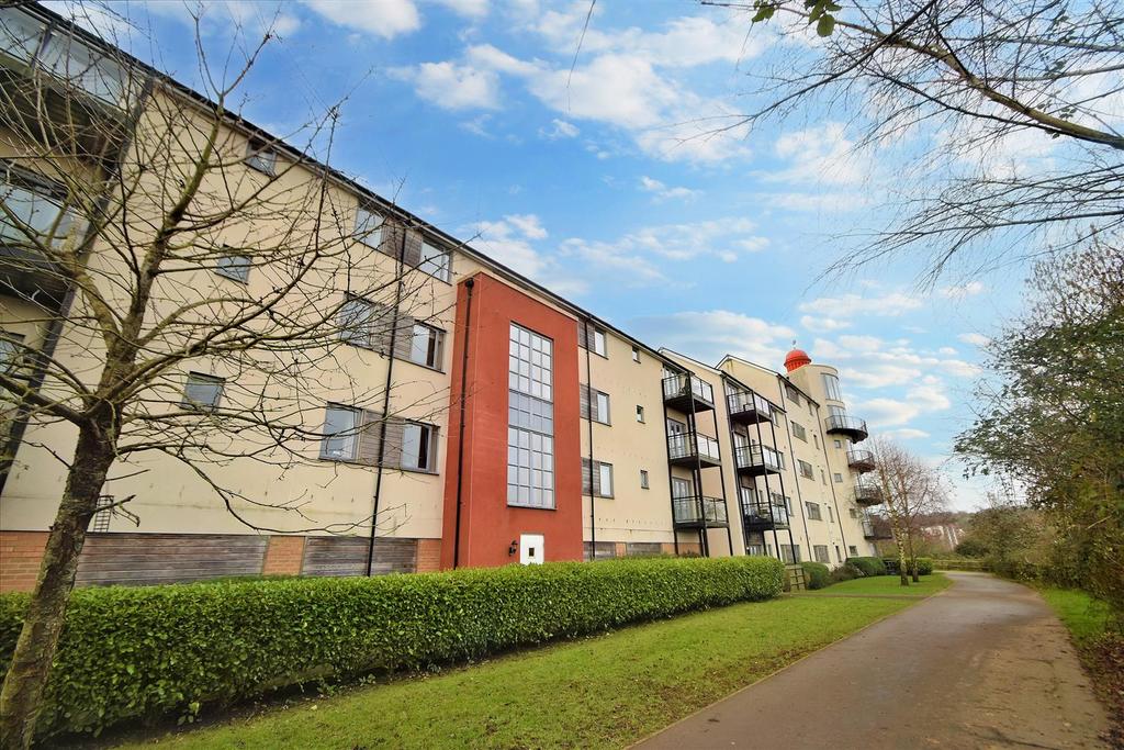 Wren Gardens, Portishead 2 bed flat £285,000