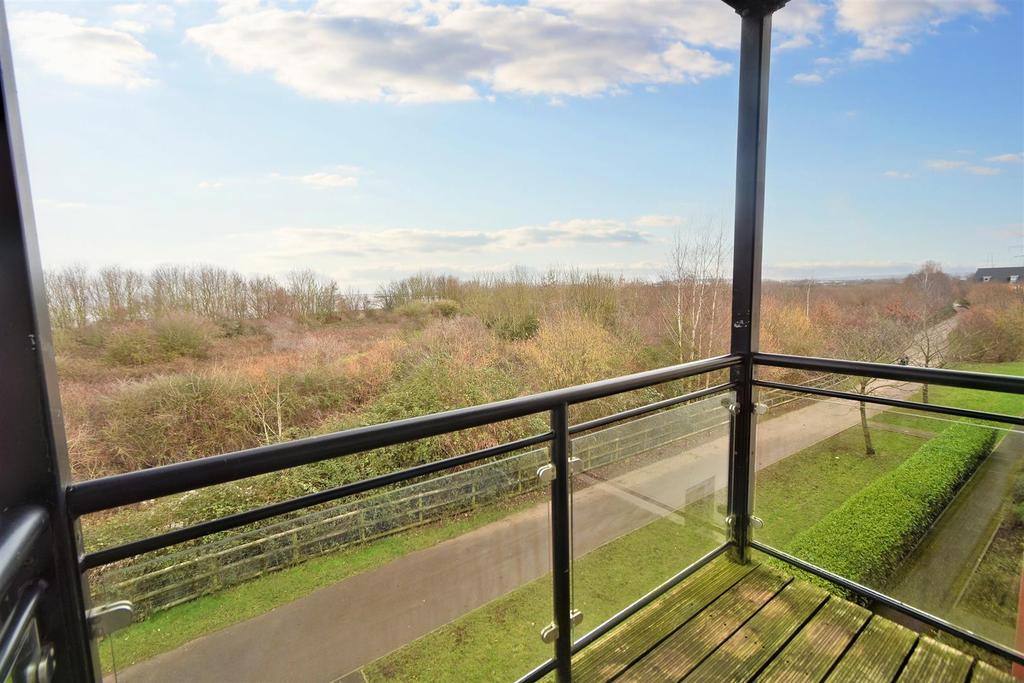 Wren Gardens, Portishead 2 bed flat £285,000