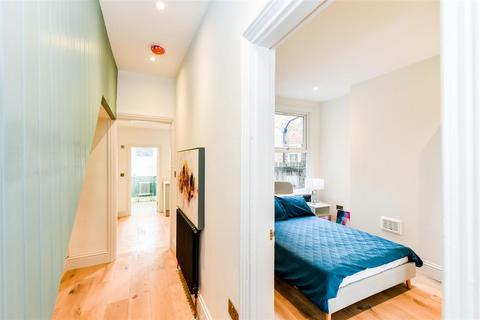 22 Cornwallis Road, London, E17 6NN