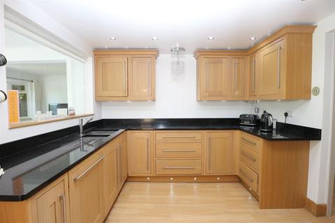 32 Midfield Way, Orpington, BR5 2QJ