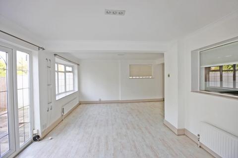 32 Midfield Way, Orpington, BR5 2QJ