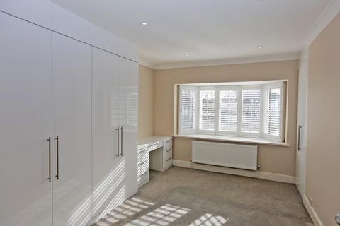 32 Midfield Way, Orpington, BR5 2QJ
