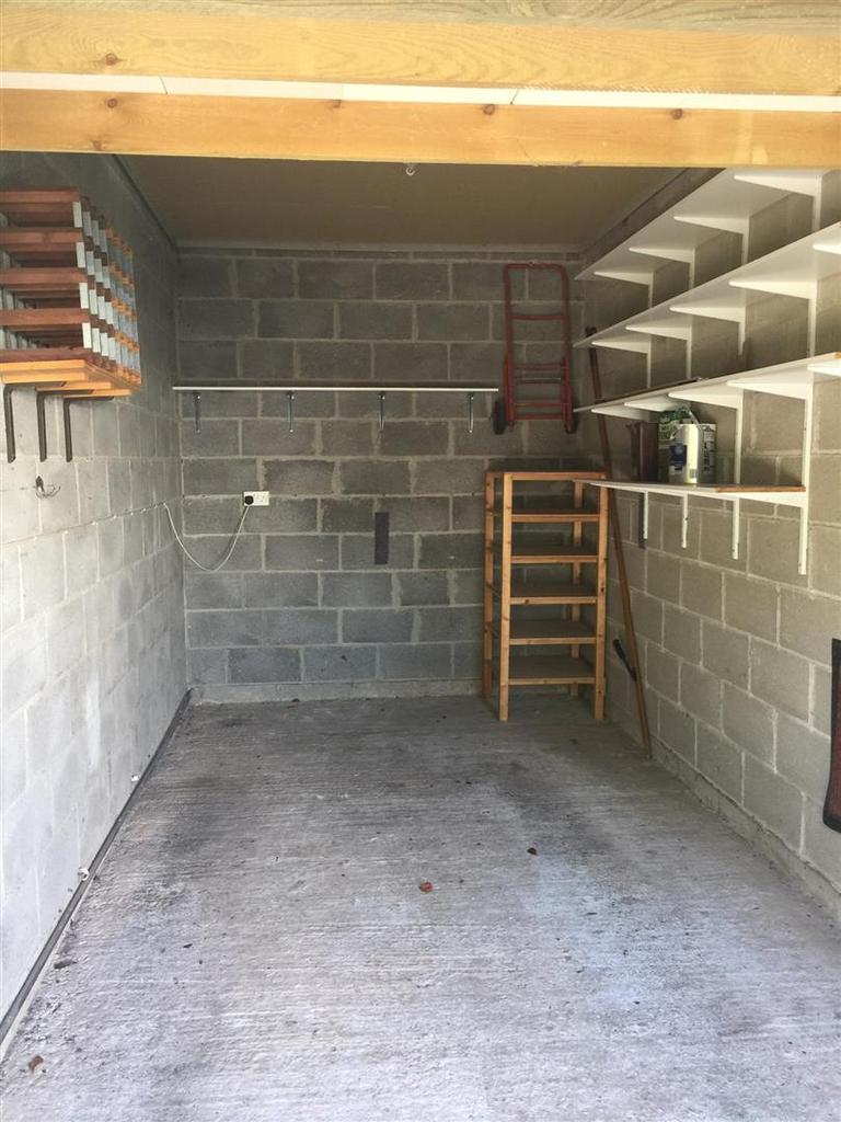 Garage.JPG