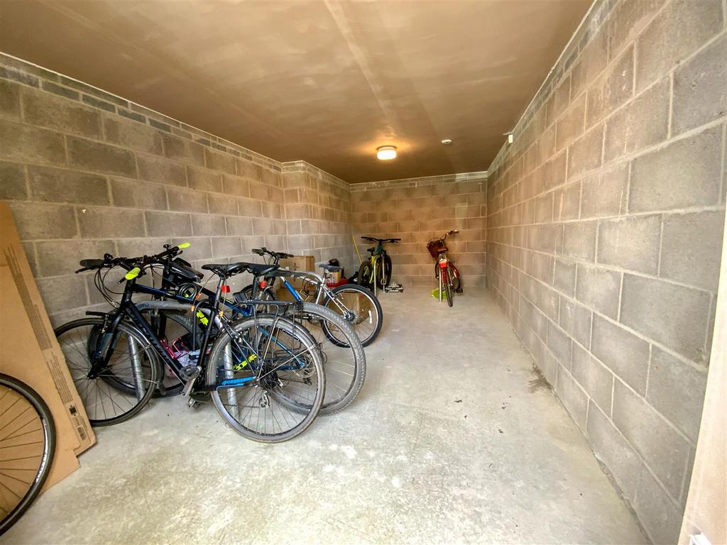Main Bike Store